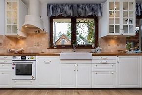 Luxurious Apartment, 4 Bedrooms, Pobierowo