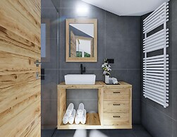 Bergzeit Flat Saalbach Directly on the ski Piste