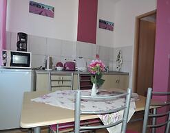 Comfortable Apartment Close to the sea