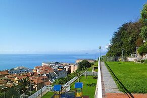 Holiday Flat in Pretty Residence With Communal Pool in Pietra Ligure