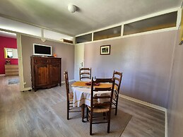 Apartment in Arromanches Near Sandy Beach
