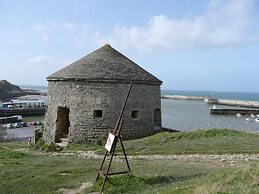 Apartment in Arromanches Near Sandy Beach