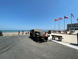 Apartment in Arromanches Near Sandy Beach