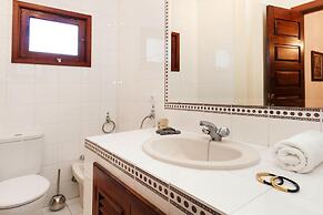 Villa Mansion Bandama With Pool in Santa Brigida