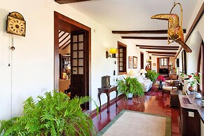 Villa Mansion Bandama With Pool in Santa Brigida