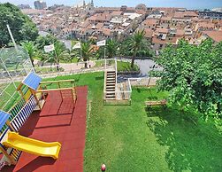 Holiday Flat in Pretty Residence With Communal Pool in Pietra Ligure