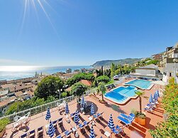 Holiday Flat in Pretty Residence With Communal Pool in Pietra Ligure