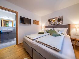 Apartment Near the Mountain Railway