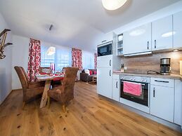 Apartment Near the Mountain Railway