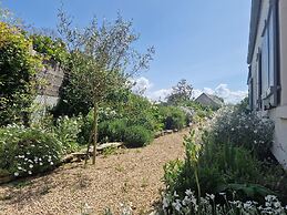 Comfortable Holiday Home on Large Garden Plot in Locquirec