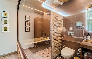Artisav House