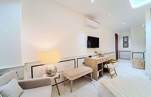 Artisav House