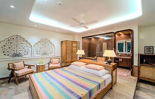 Artisav House
