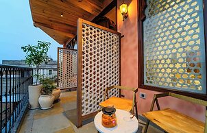 Artisav House