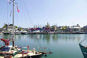 Terraced House With Garden and sea View, Paimpol