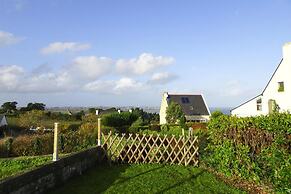Terraced House With Garden and sea View, Paimpol