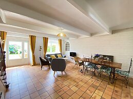 Charming Cottage Near Mont St. Michel Bay