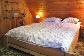 Great Holiday Home in the Middle of Nature and Right on the Lake, Nata