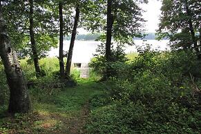 Great Holiday Home in the Middle of Nature and Right on the Lake, Nata