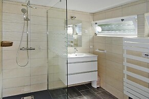 Holiday Home, Plourivo