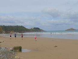 Comfortable Apartment, 50 m Sandy Beach