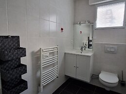 Comfortable Apartment, 50 m Sandy Beach