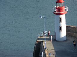 Comfortable Apartment, 50 m Sandy Beach