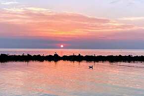 Holiday Apartment Right Next to the Beach Darlowko