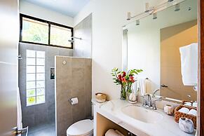 Casa Aluem in the Forest Close to the Beach