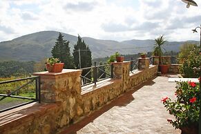 Country House in Chiusdino With Panoramic Views
