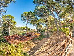 Holiday Complex Villaggio Colombo With Communal Pool in Andora