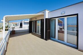 Apartments in Villas Punta Skala With Beachpool