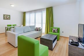 Apartments in Villas Punta Skala With Beachpool