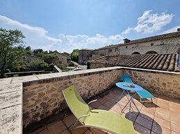 Charming Stone House With Terrace and Garden, Lussan