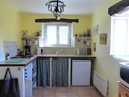 Charming Stone House With Terrace and Garden, Lussan