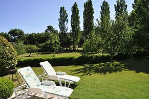 Charming Stone House With Terrace and Garden, Lussan