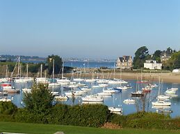 Quiet Duplex Apartment in St Briac sur Mer