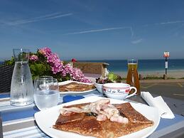Quiet Duplex Apartment in St Briac sur Mer