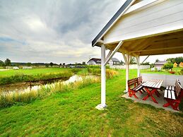 Holiday Homes With Pool and Jacuzzi
