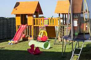 Comfortable Holiday Homes for 6 People in Rewal