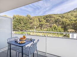 Nice Apartment With Shared Pool