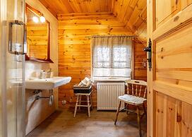 Comfortable Holiday Home in Belczna With Pool