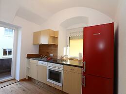 Apartment Building, Fugen