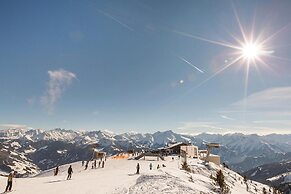 Apartment Building, Fugen