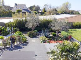 Holiday Home With Jacuzzi, Guisseny