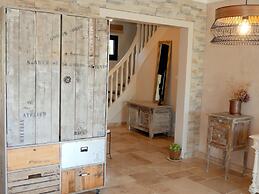 Holiday Home With Jacuzzi, Guisseny