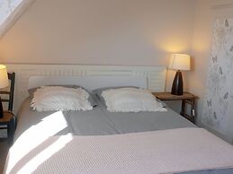 Holiday Home With Jacuzzi, Guisseny