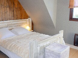 Holiday Home With Jacuzzi, Guisseny