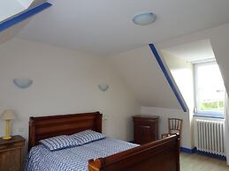 Holiday Home, Plourivo