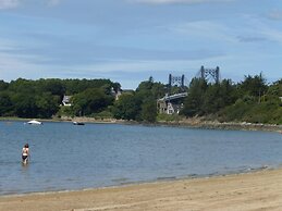 Holiday Home, Plourivo